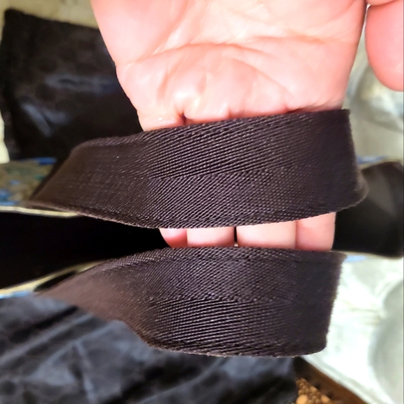 (SOLD)Authentic Gucci Tote bag - Picture 7 of 12